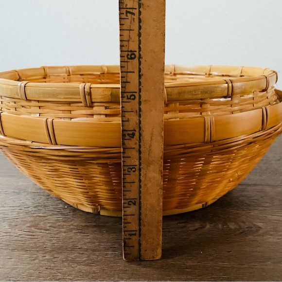 Handwoven basket - Picture 11 of 12